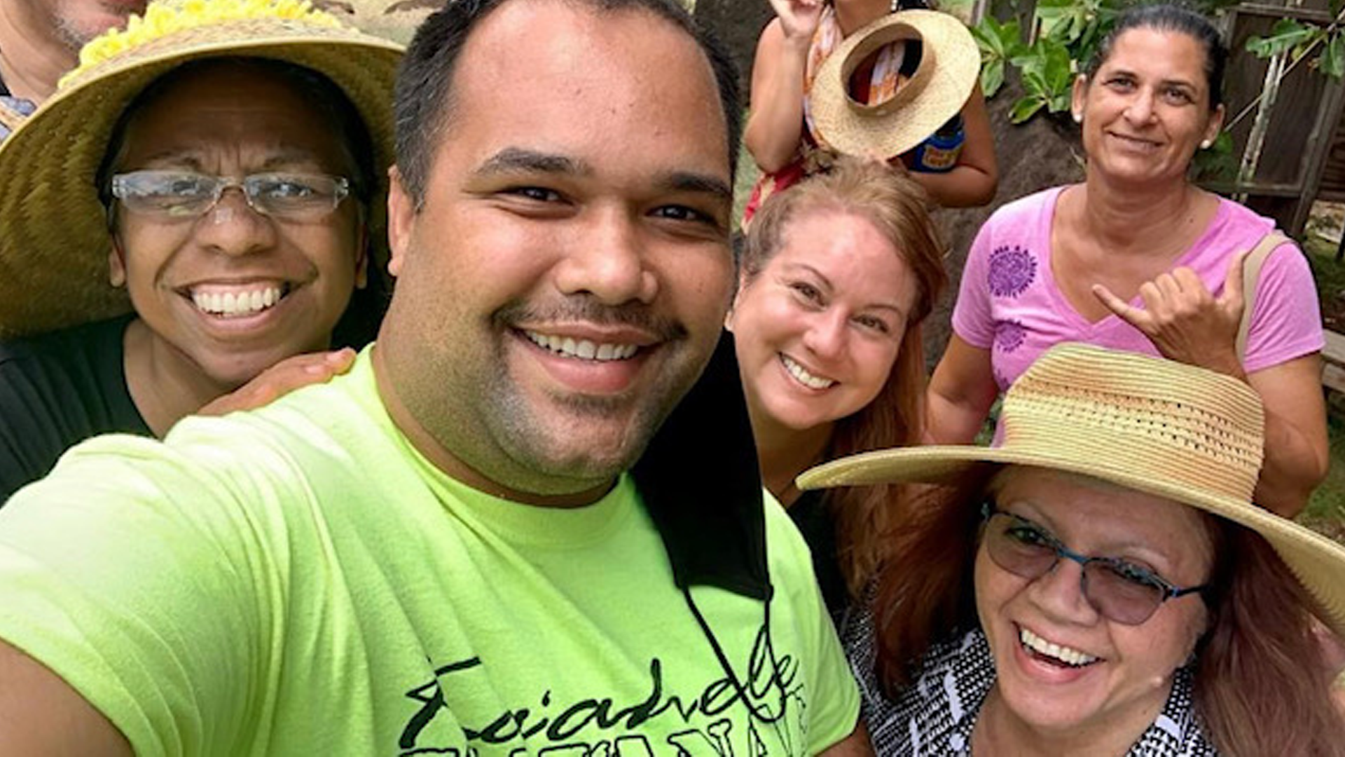 Group photo of Leeward employees at retreat